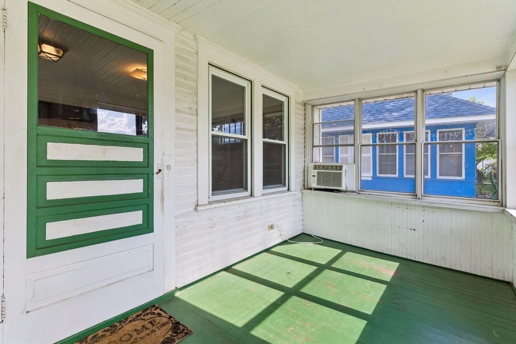 Photo of 1032 Cumberland Street, Saint Paul, MN 55117 (MLS # 7089986)