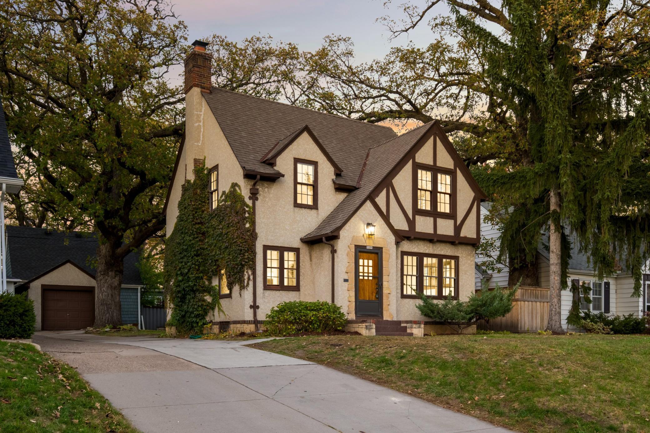 2406 W 54th Street