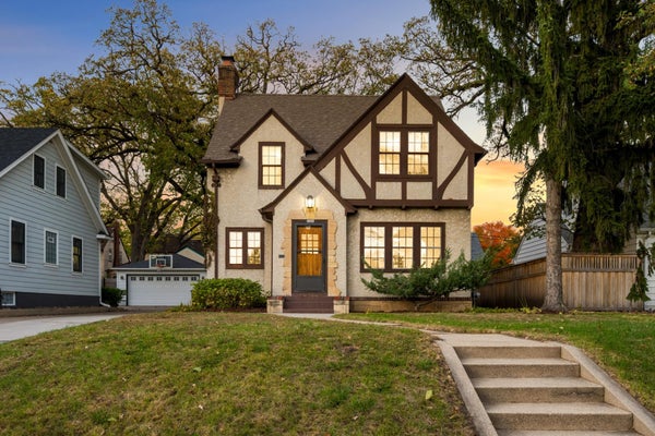 2406 W 54TH ST, MINNEAPOLIS, MN 55410 - Image 839fb09bd4ee90e35b6476e54fffd4f2/1489309992
