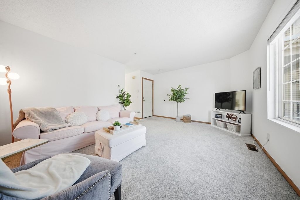 Photo of 13098 Murdock Terrace, Eden Prairie, MN 55347 (MLS # 7001953)