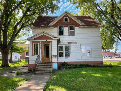 Photo of 104 S Park Avenue, Springfield, MN 56087 (MLS # 6769392)