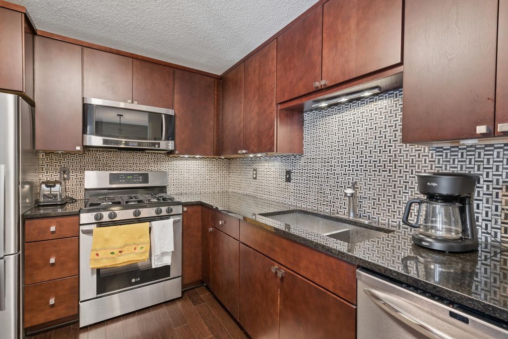 Photo of 4002 Foss Road #102, Saint Anthony, MN 55421 (MLS # 7039725)