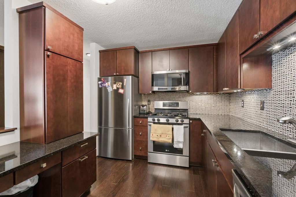 Photo of 4002 Foss Road #102, Saint Anthony, MN 55421 (MLS # 7039725)