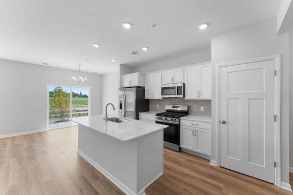 675 TULARE TER, NEWPORT, MN 55055 - Image 83bcbb2bbba3b28eb02b729cf4af1b3d/3682464854