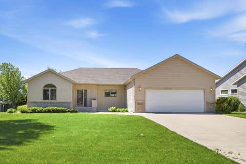 Photo of 1404 Heritage Avenue NW, Hutchinson, MN 55350 (MLS # 7082916)