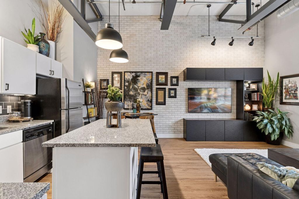 Photo of 111 E Franklin Avenue #205, Minneapolis, MN 55404 (MLS # 7021277)