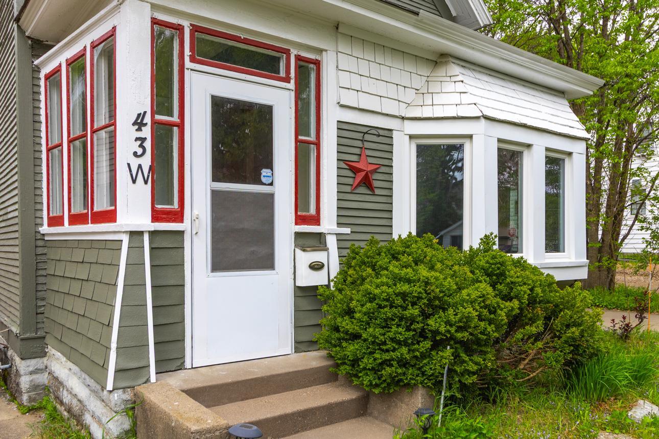 43 Wyoming Street W