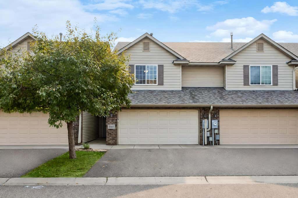 Photo of 3507 Goodwin Avenue N, Oakdale, MN 55128 (MLS # 7123515)
