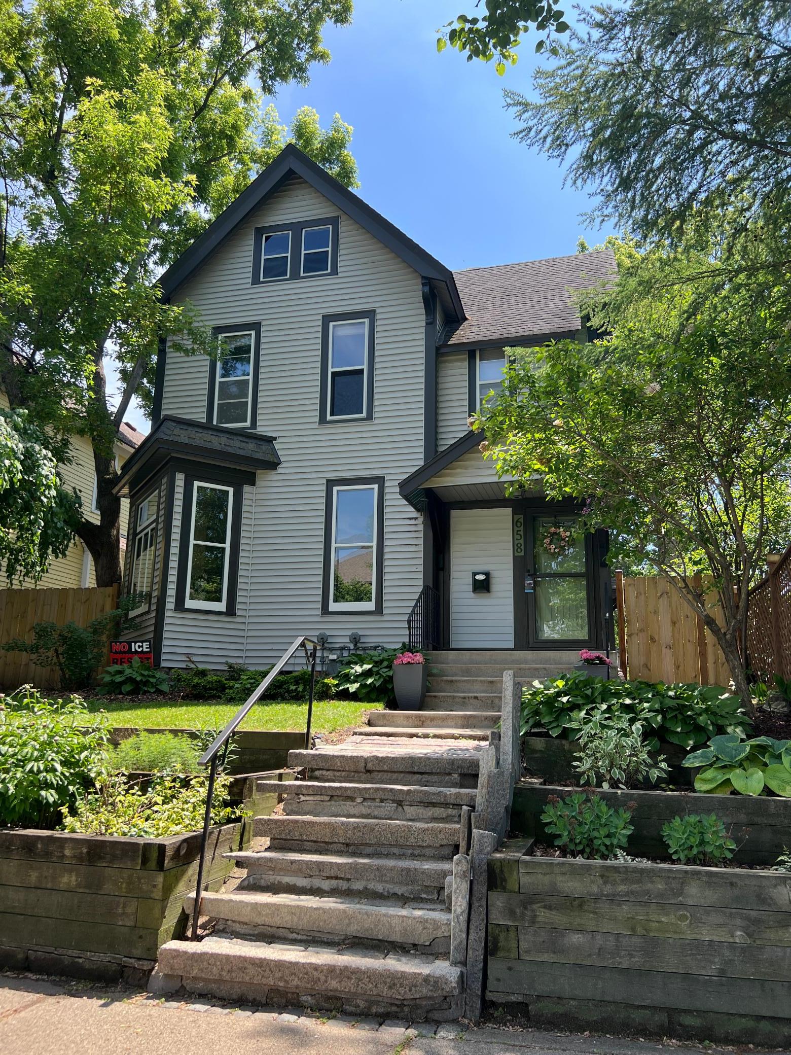 658 Holly Avenue