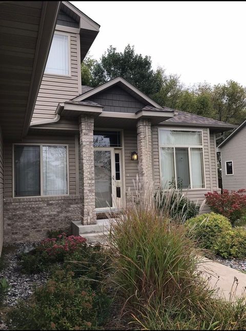 9918 Kiwi Avenue N Brooklyn Park MN 55443