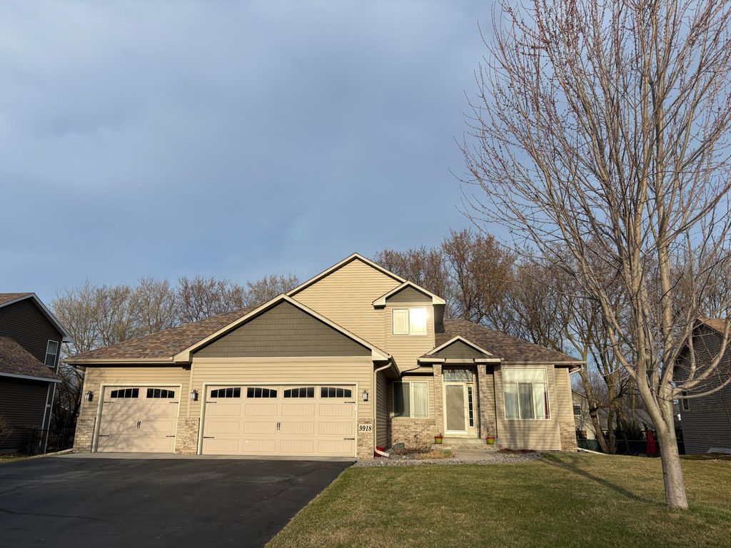 Photo of 9918 Kiwi Avenue N, Brooklyn Park, MN 55443 (MLS # 7055412)