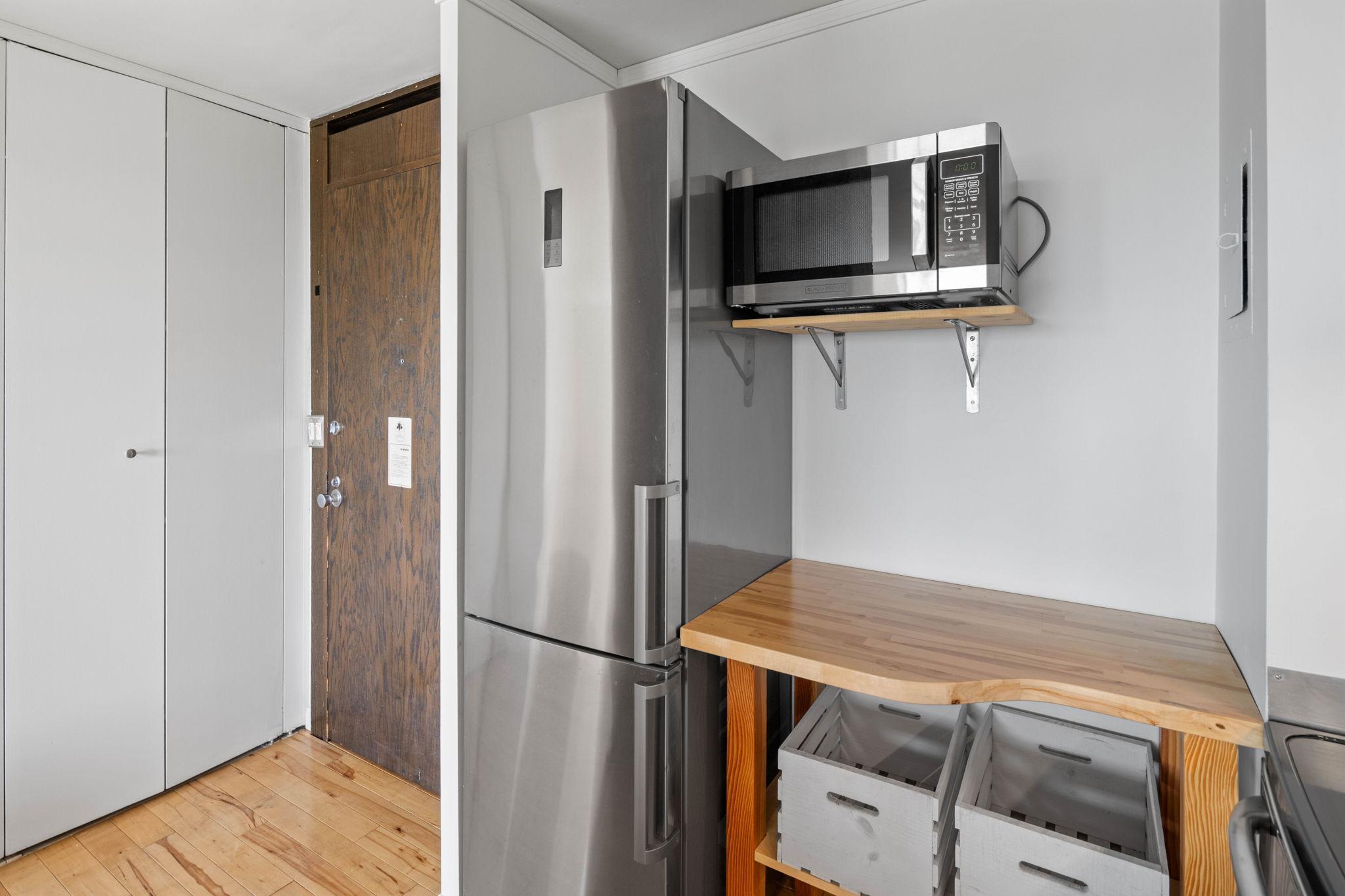 19 S 1st Street B2706