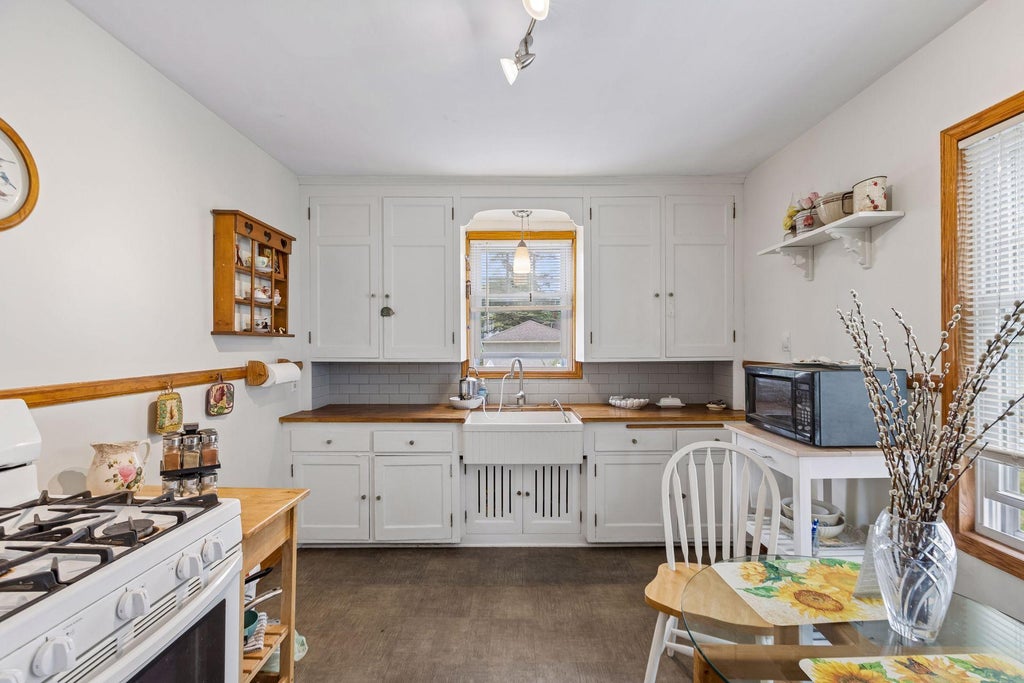 Photo of 5226 40th Avenue S, Minneapolis, MN 55417 (MLS # 7136786)