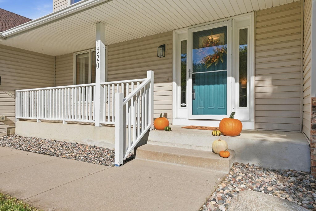 Photo of 1320 Wildflower Lane, Chaska, MN 55318 (MLS # 7152507)