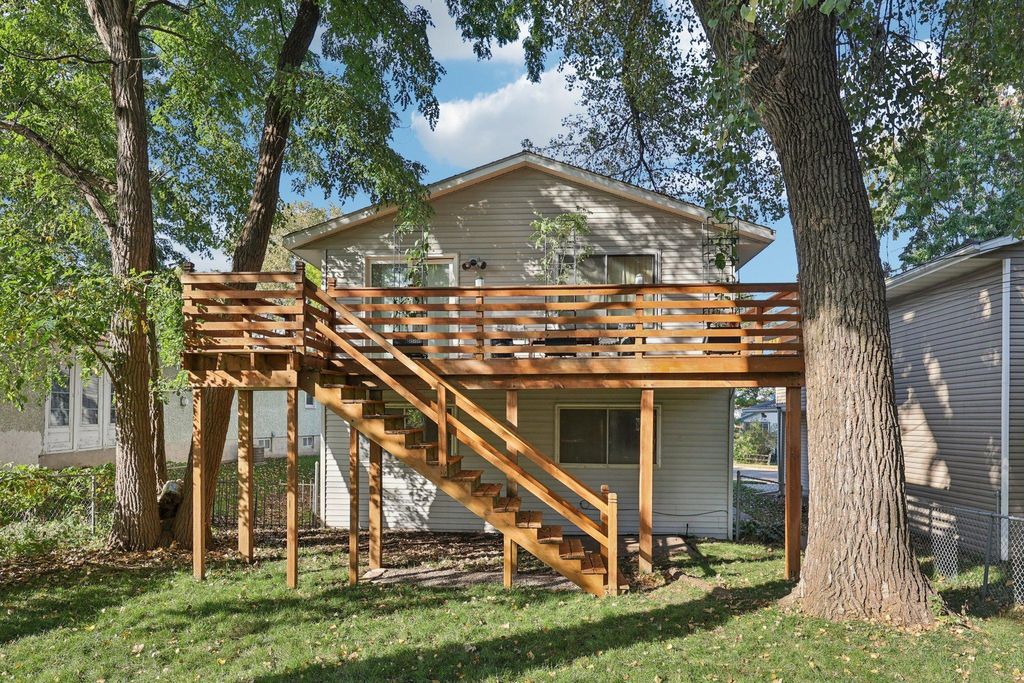 Photo of 302 Sidney Street E, Saint Paul, MN 55107 (MLS # 7030765)