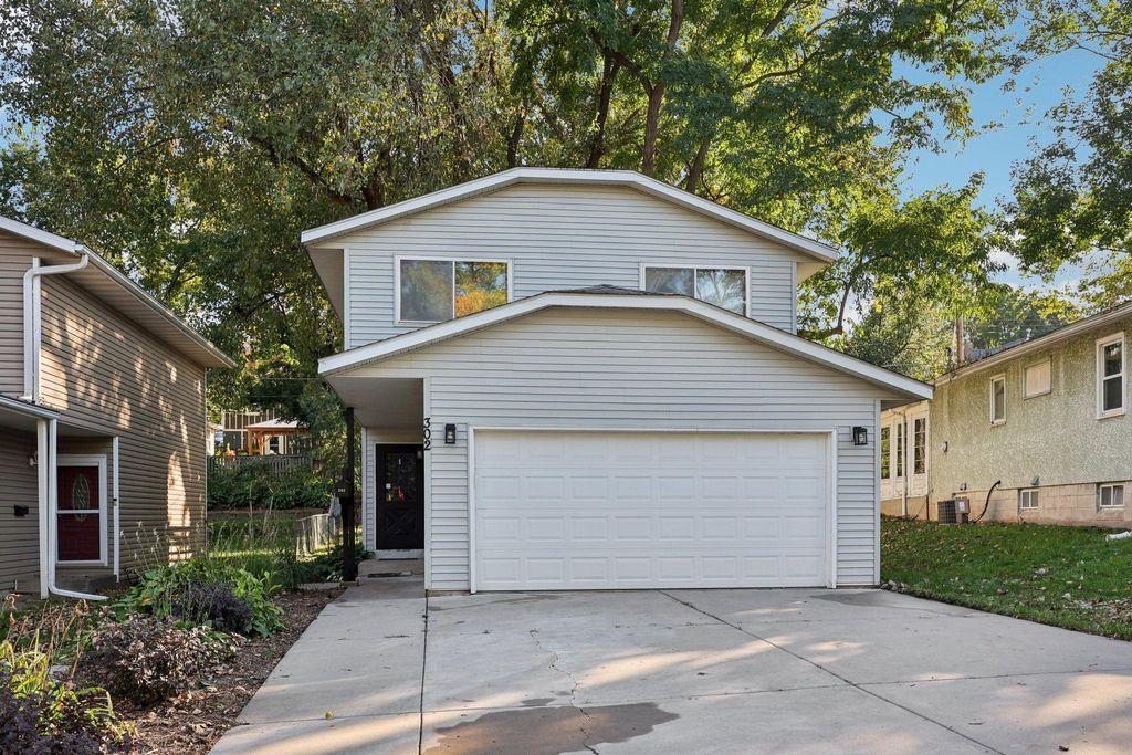 Photo of 302 Sidney Street E, Saint Paul, MN 55107 (MLS # 7030765)