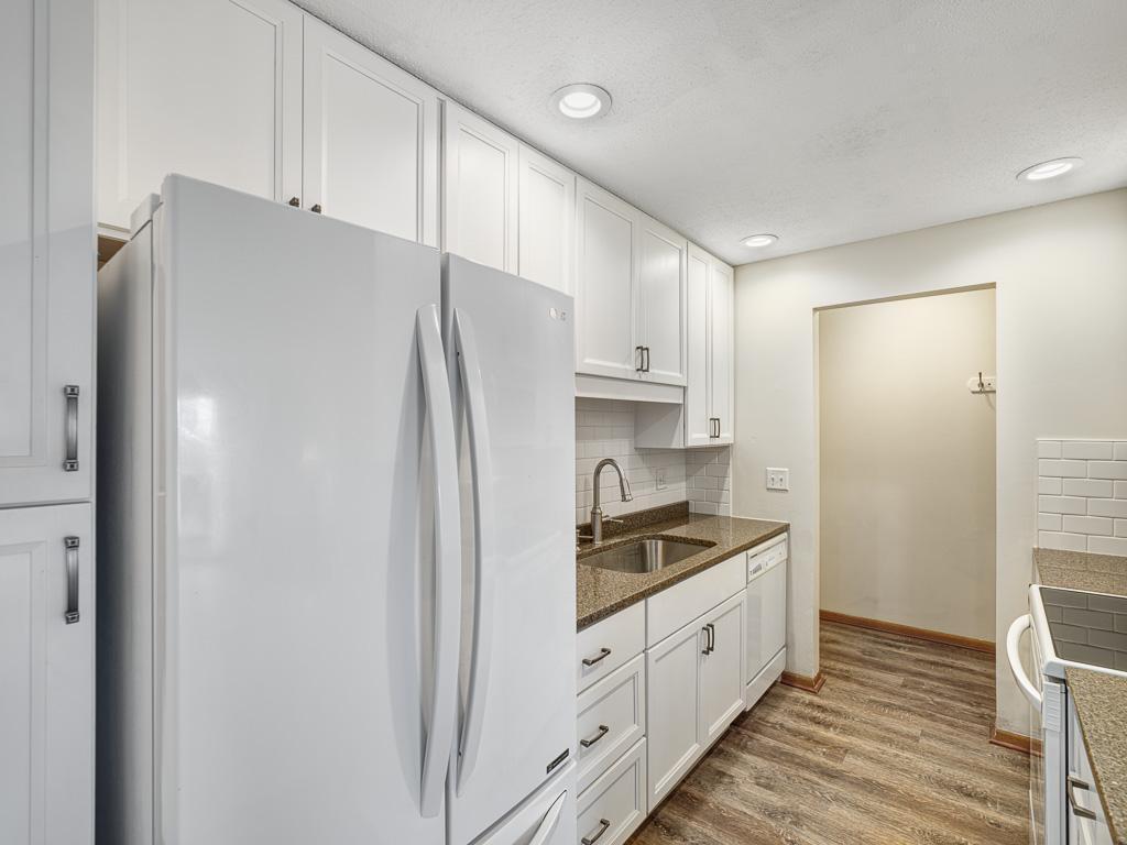 3421 Kent Street 614