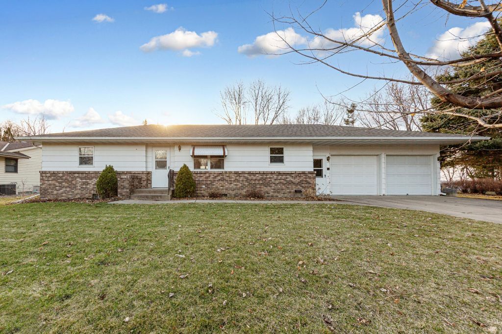 Photo of 580 N Waterville Avenue, Le Center, MN 56057 (MLS # 7043198)