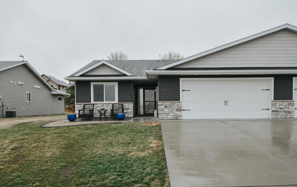 Photo of 306 11th Street N, Goodhue, MN 55027 (MLS # 7048816)