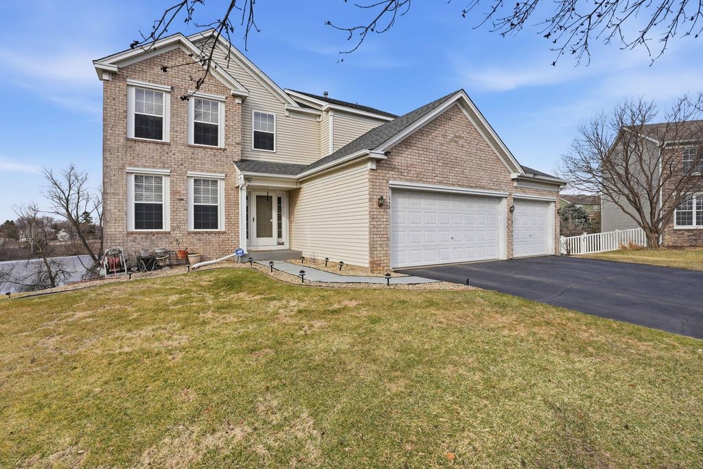 Photo of 953 Lake Ridge Bay, Woodbury, MN 55129 (MLS # 7045078)