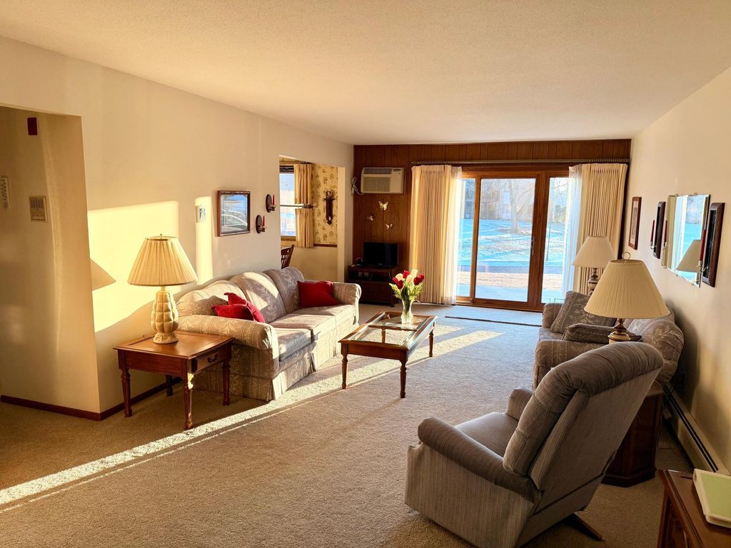 Photo of 2700 Oxford Street N #104, Roseville, MN 55113 (MLS # 7018325)