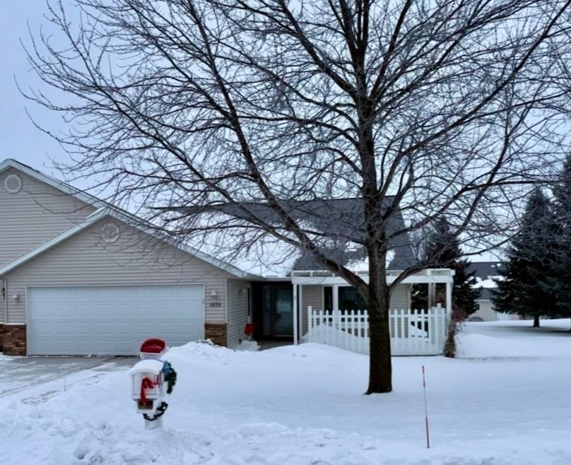 1828 Bridgeview Boulevard