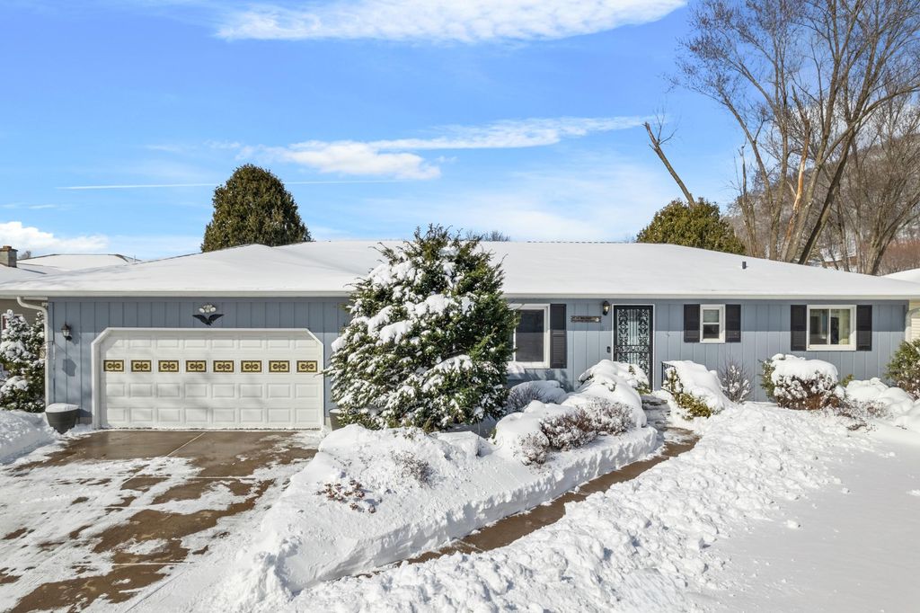 Photo of 244 Edgeview Drive, Rollingstone, MN 55969 (MLS # 7034192)