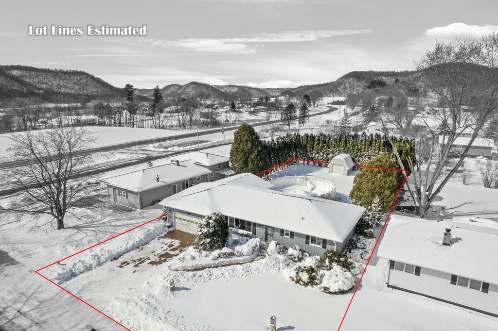 Photo of 244 Edgeview Drive, Rollingstone, MN 55969 (MLS # 7034192)