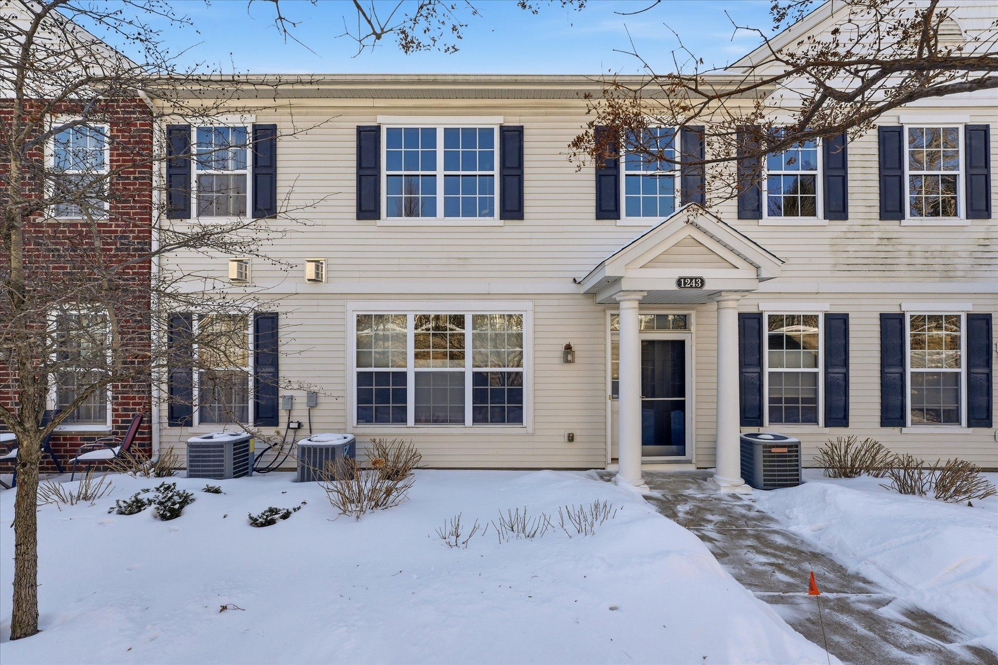 1243 Majestic Avenue 313