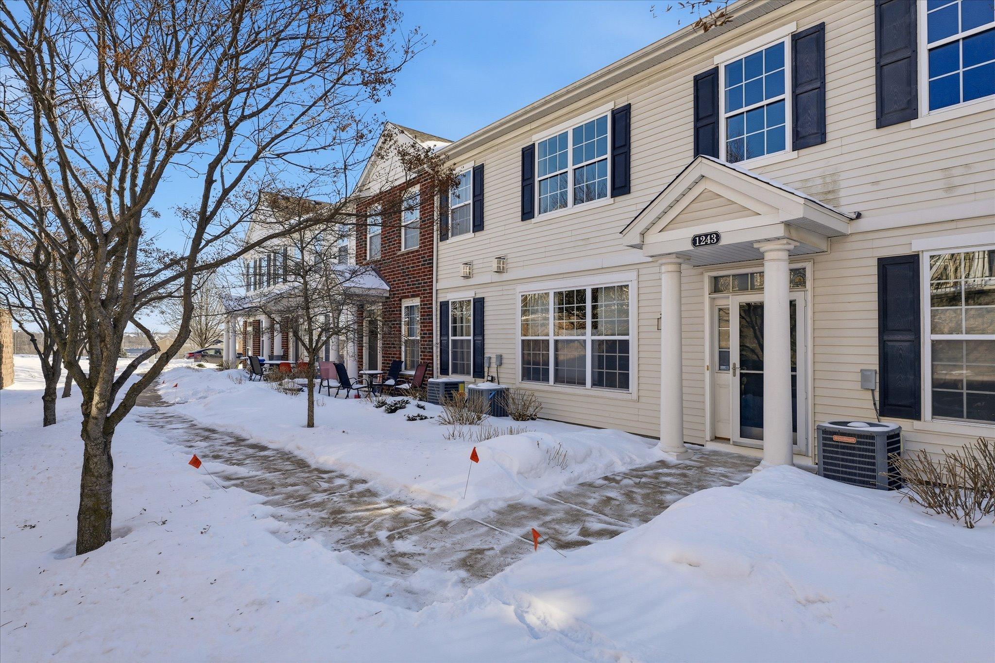 1243 Majestic Avenue 313