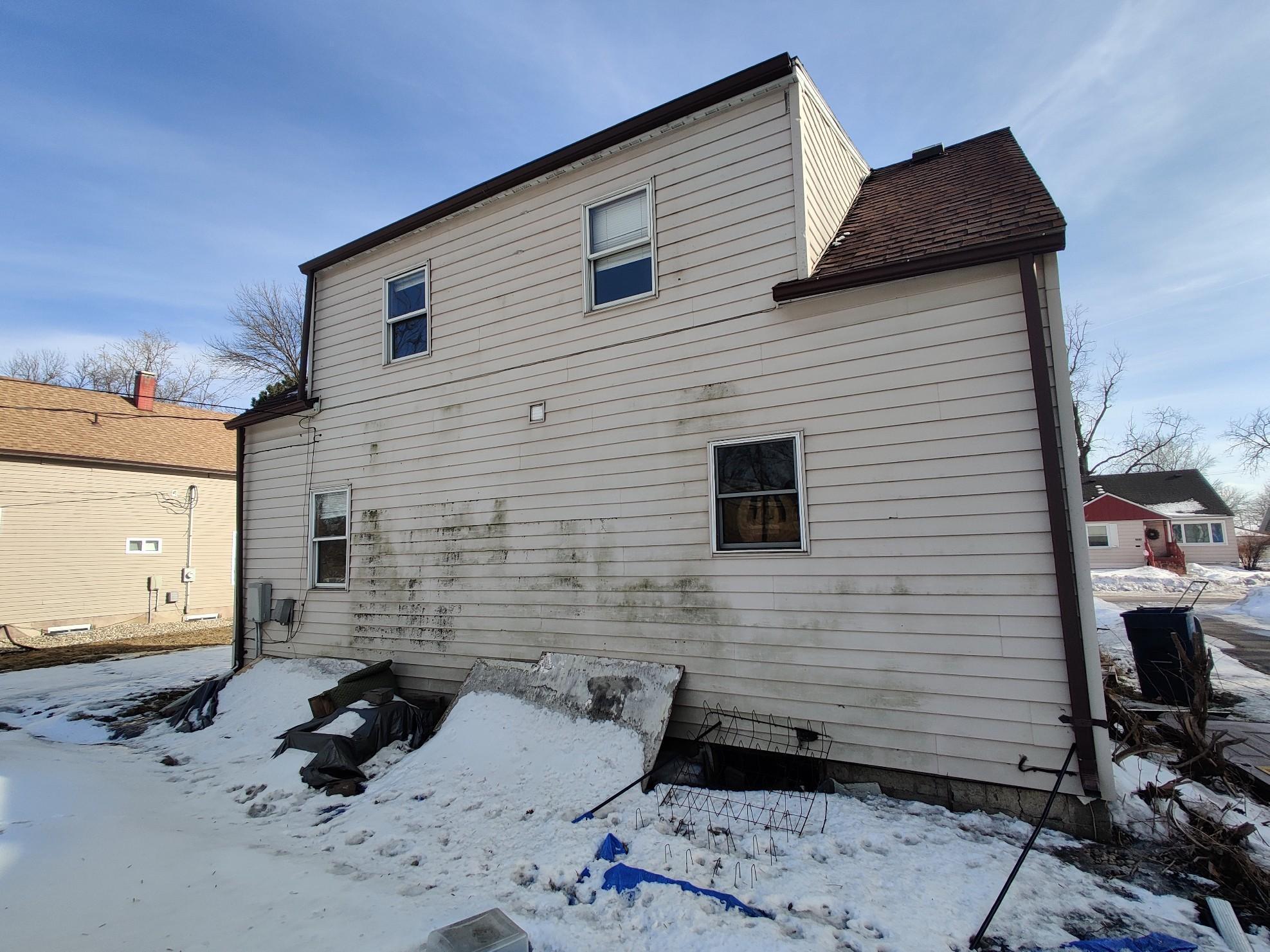 109 E 9th Street