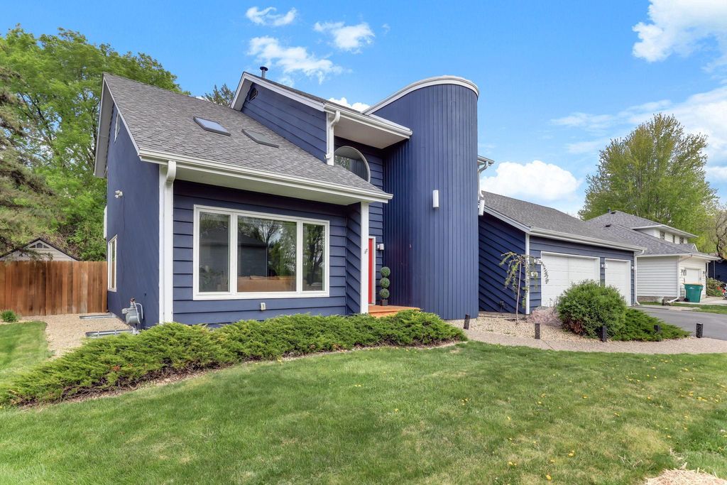 Photo of 9565 Yukon Avenue S, Bloomington, MN 55438 (MLS # 7073567)