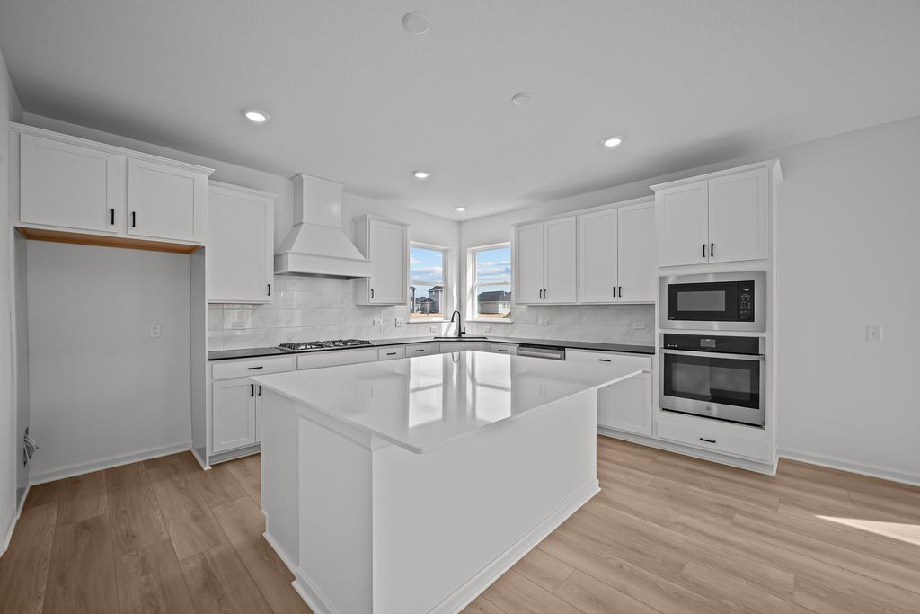 Photo of 3067 Trinity Dr Dr, Shakopee, MN 55379 (MLS # 7002182)