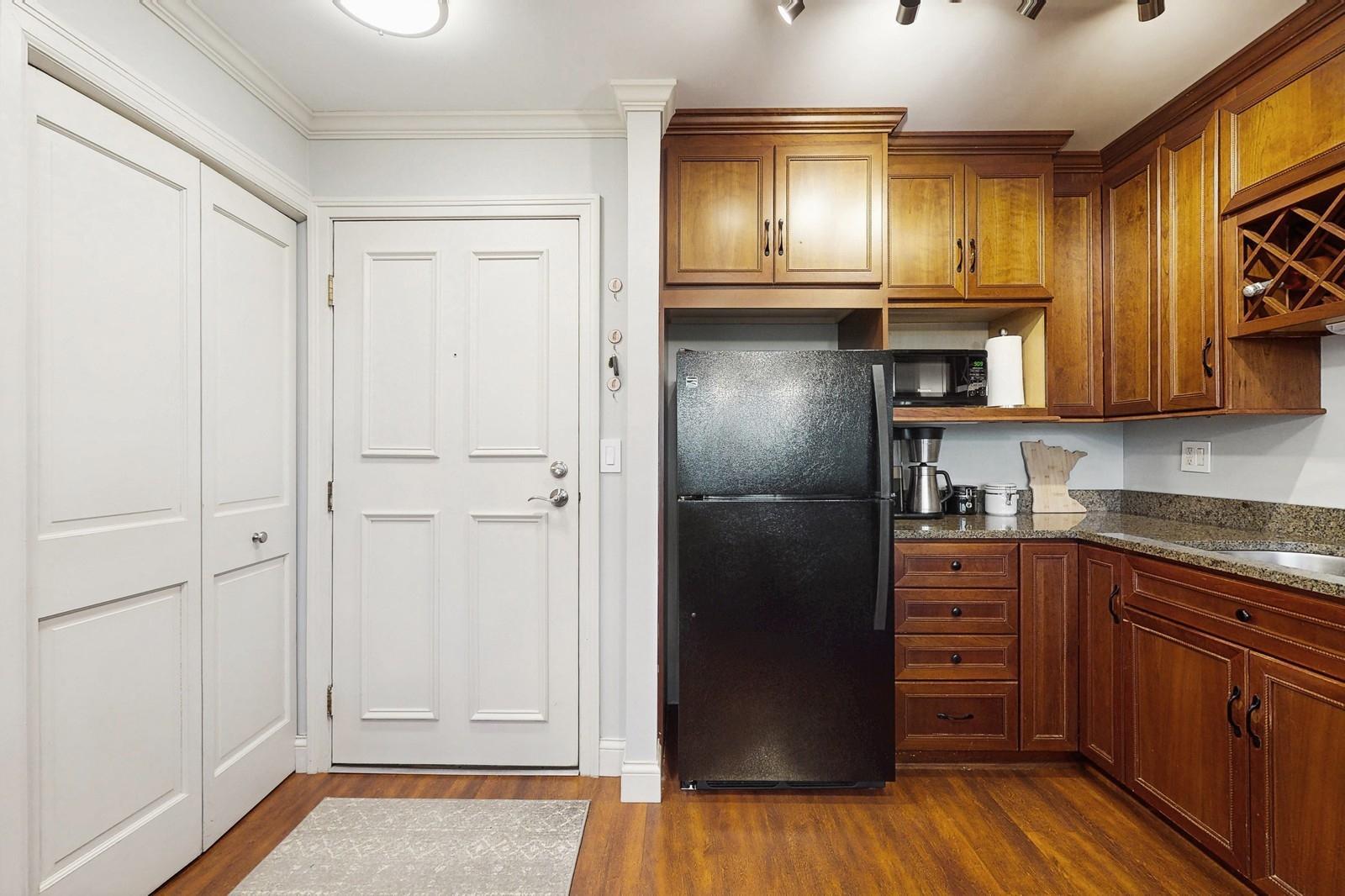 1425 W 28th Street 519