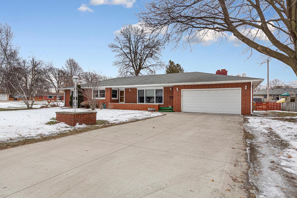 Photo of 421 Mcindoe Street, Owatonna, MN 55060 (MLS # 7007901)