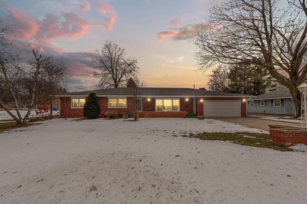 Photo of 421 Mcindoe Street, Owatonna, MN 55060 (MLS # 7007901)