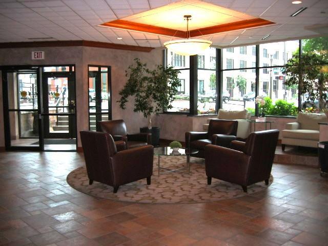 78 10th Street E 1808