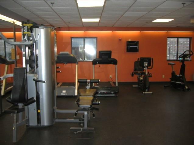 78 10th Street E 1808