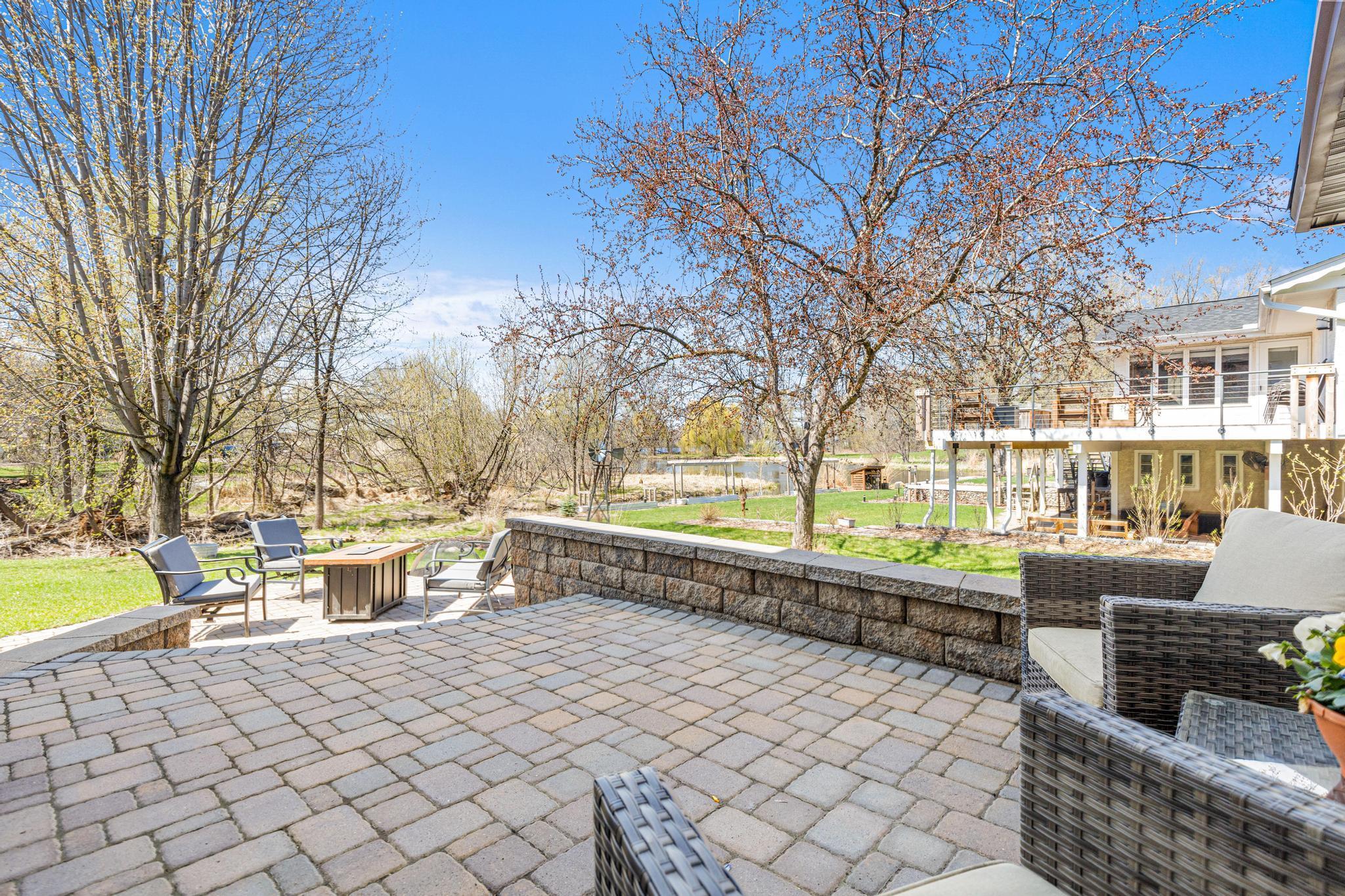 2347 Greenbrier Circle