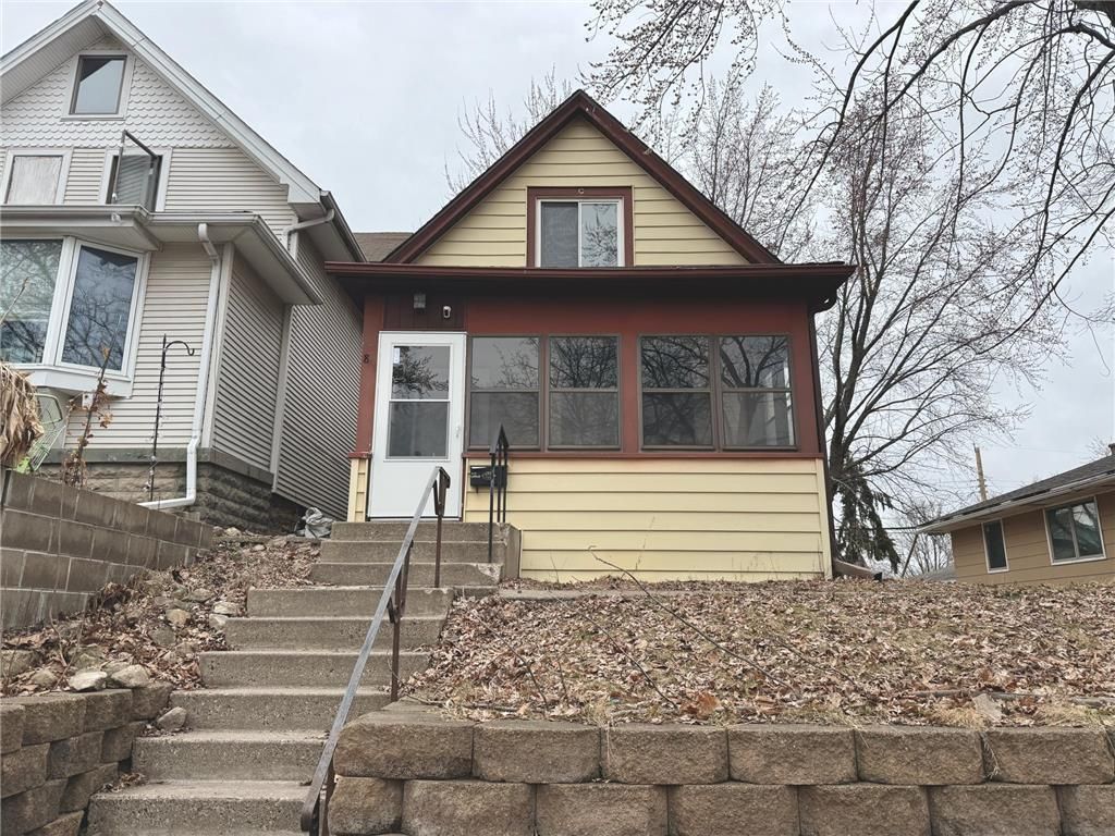 Photo of 869 Lawson Avenue E, Saint Paul, MN 55106 (MLS # 7044683)