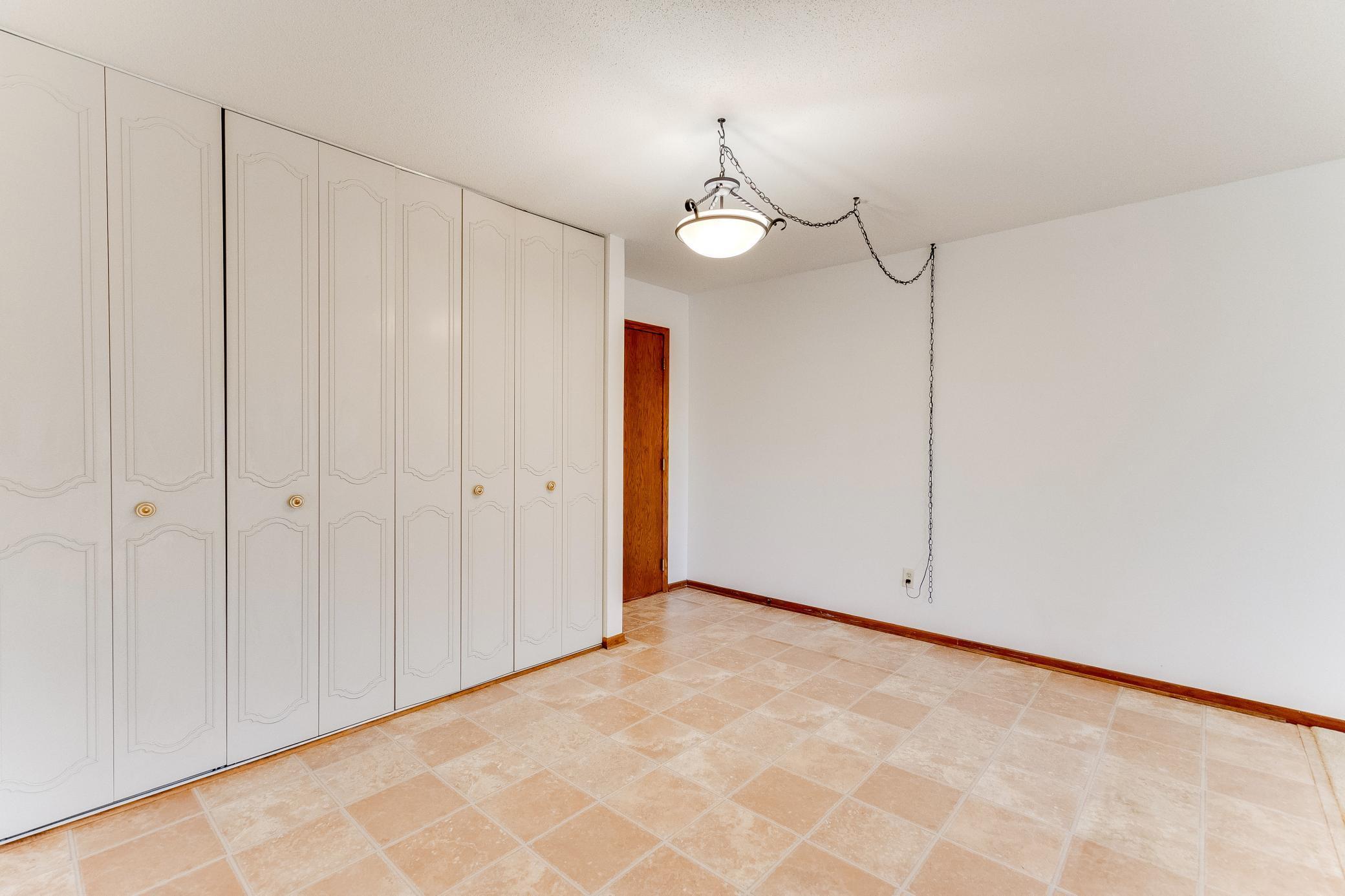 2700 Oxford Street N 133
