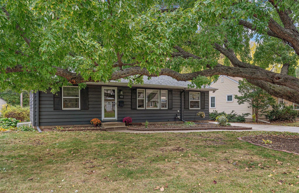 Photo of 411 Jefferson Avenue S, Edina, MN 55343 (MLS # 7152694)