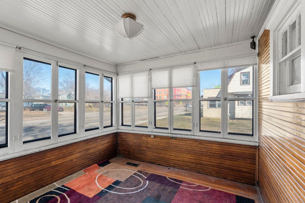 Photo of 2323 Golden Valley Road, Minneapolis, MN 55411 (MLS # 7033718)