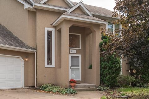2211 Brittany Court New Brighton MN 55112