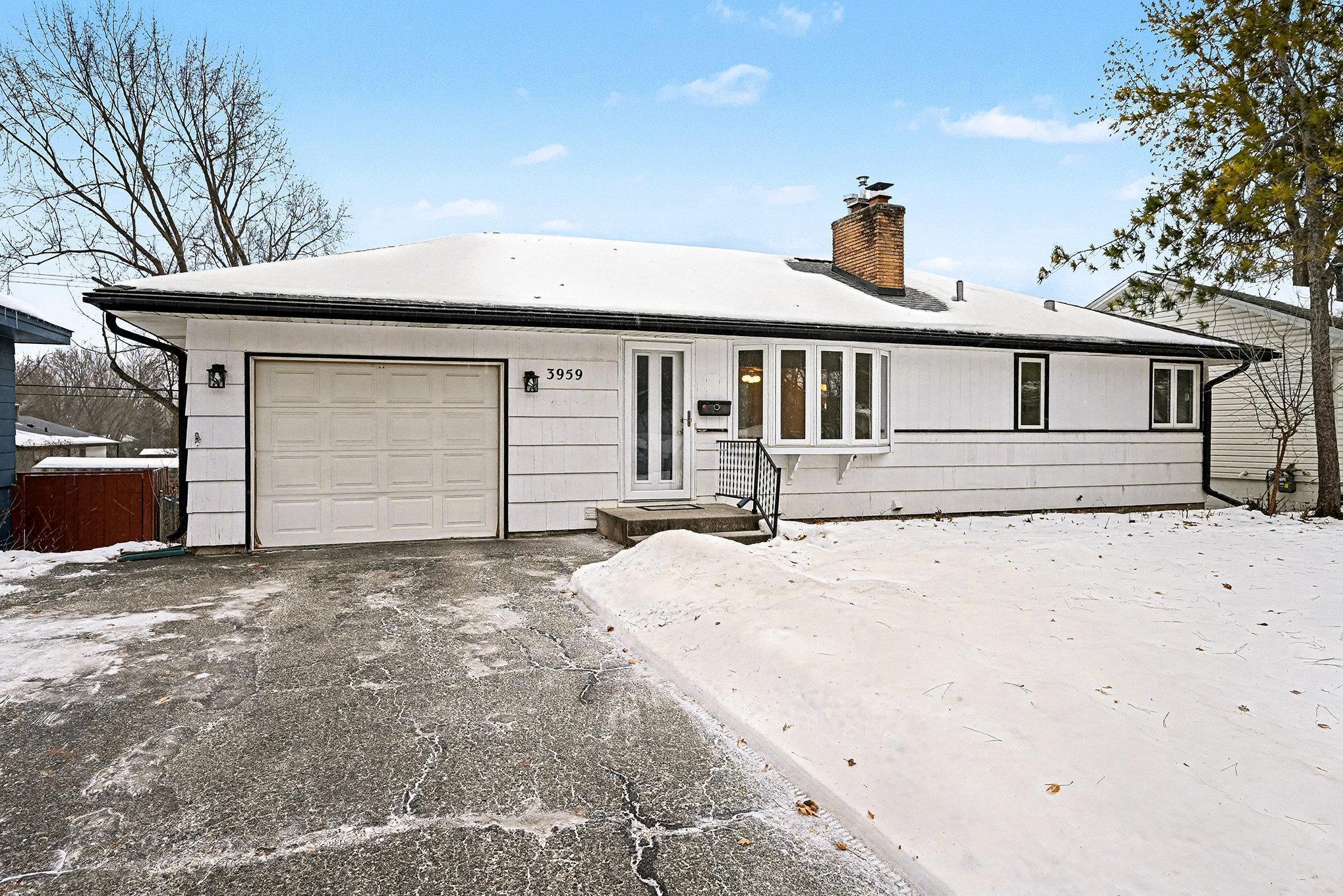 3959 Arthur Street NE