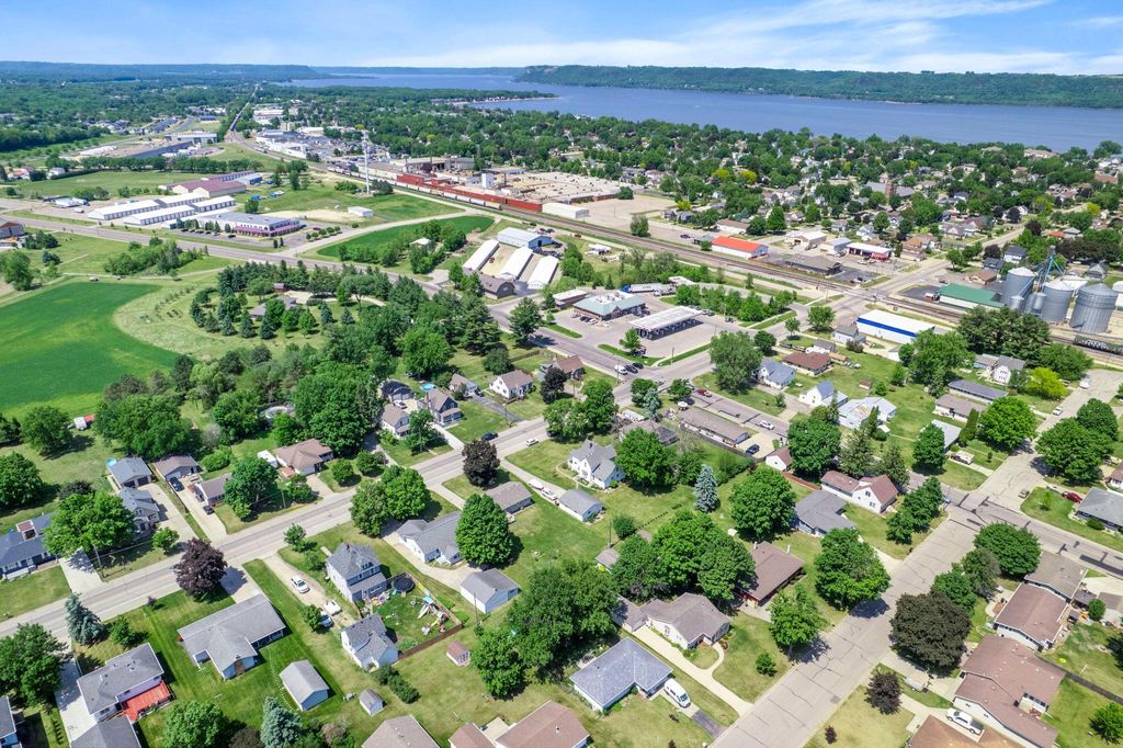 Photo of 1000 W Lyon Avenue, Lake City, MN 55041 (MLS # 7083473)