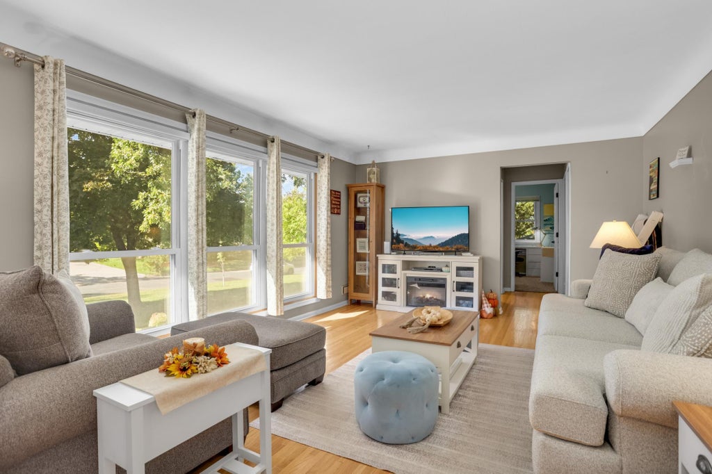 Photo of 14929 Deerwood Drive, Burnsville, MN 55306 (MLS # 7148401)