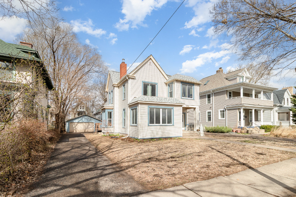2530 Pleasant Avenue