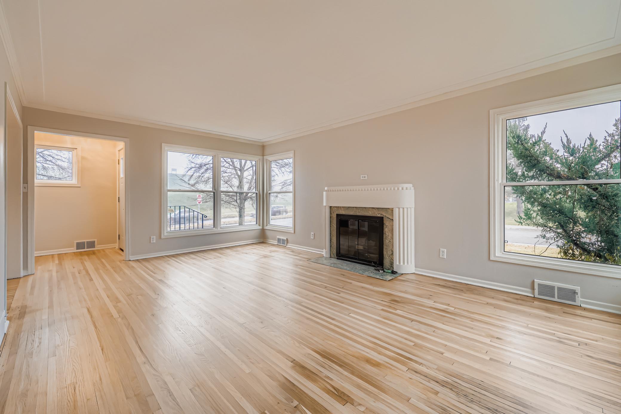 1581 Pinehurst Avenue