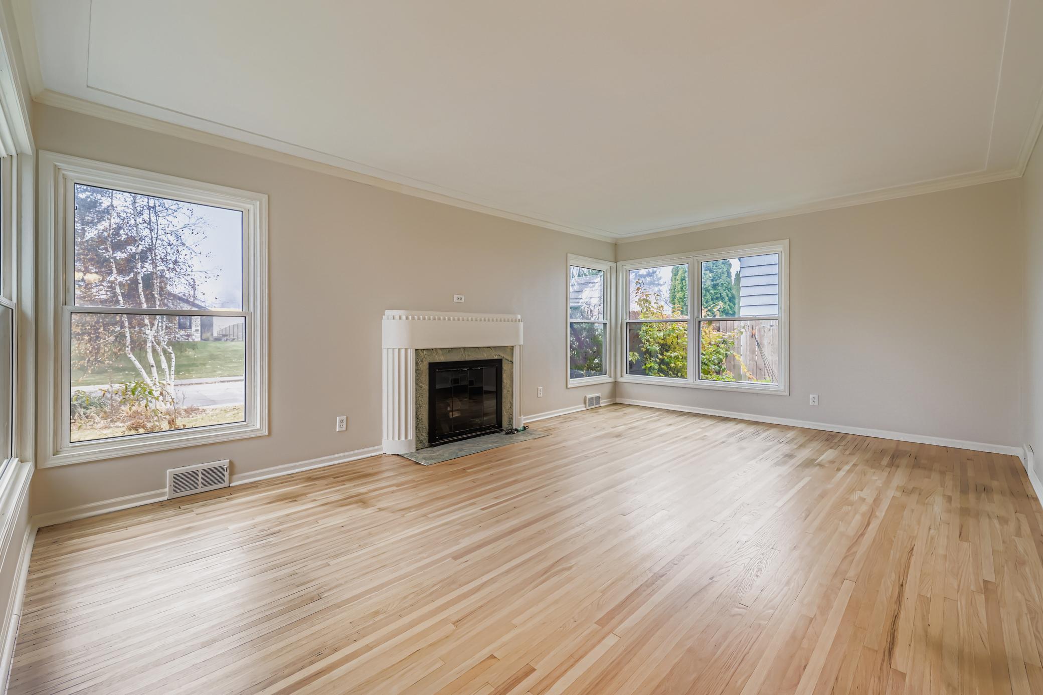 1581 Pinehurst Avenue